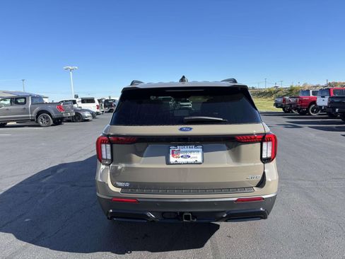 New 2026 Ford Explorer ST-Line w/ ST-Line Street Pack image 6