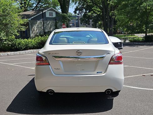 Used 2013 Nissan Altima 2.5 SL w/ Technology Pkg FWD image 5