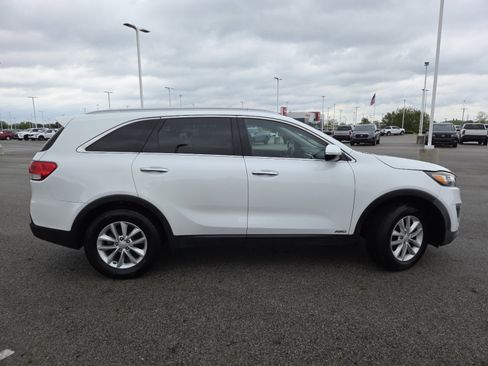Used 2018 Kia Sorento AWD image 17