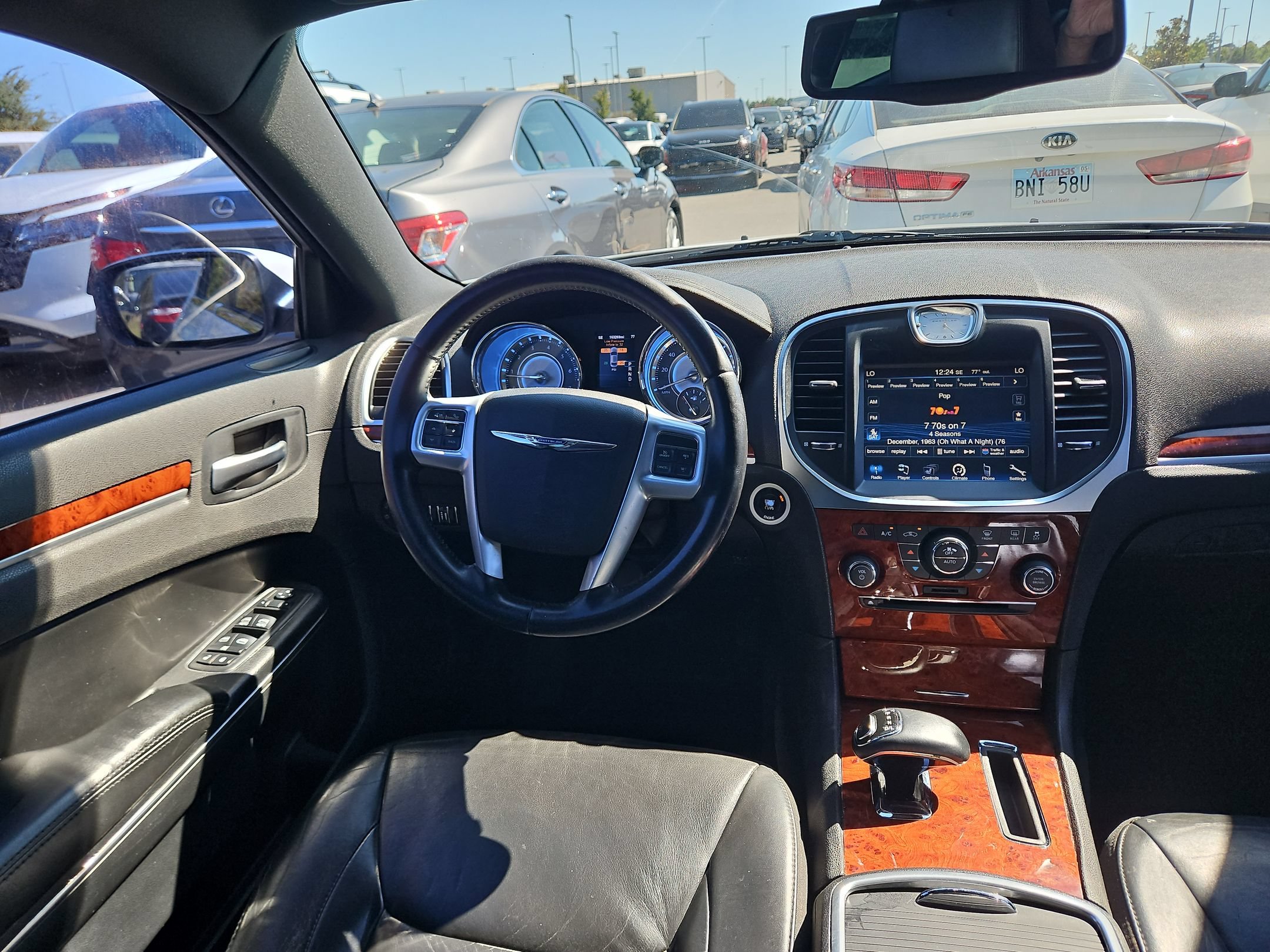 Used 2014 Chrysler 300 RWD image 9