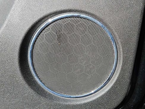 Used 2013 GMC Yukon Denali image 30