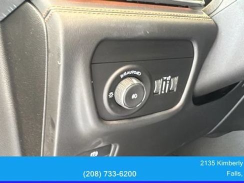 Used 2024 Jeep Grand Cherokee Summit AWD/4WD image 25