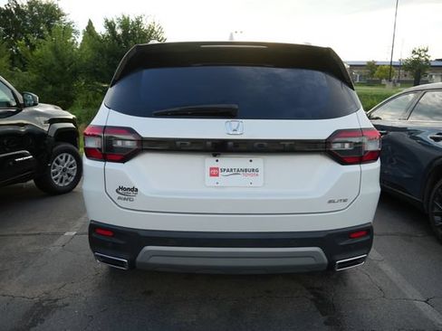 Used 2025 Honda Pilot Elite image 5