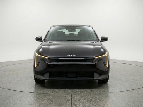 Used 2025 Kia K4 LXS FWD image 2