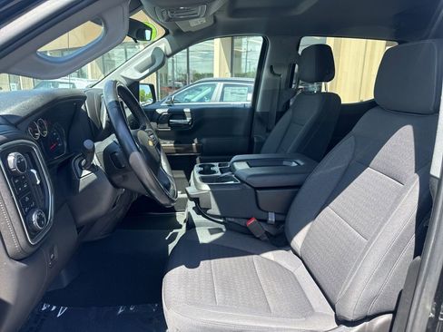 Used 2022 Chevrolet Silverado 1500 LT AWD/4WD image 19