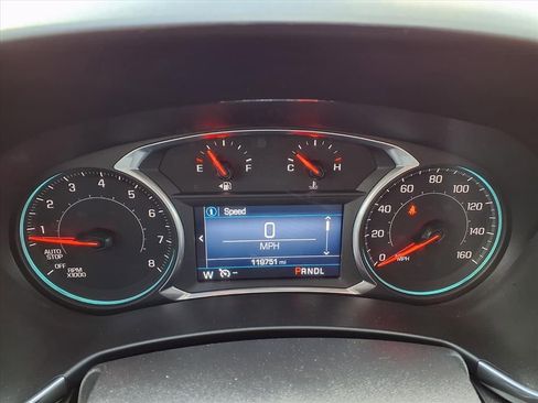 Used 2019 Chevrolet Equinox LT w/ Driver Convenience Package image 18