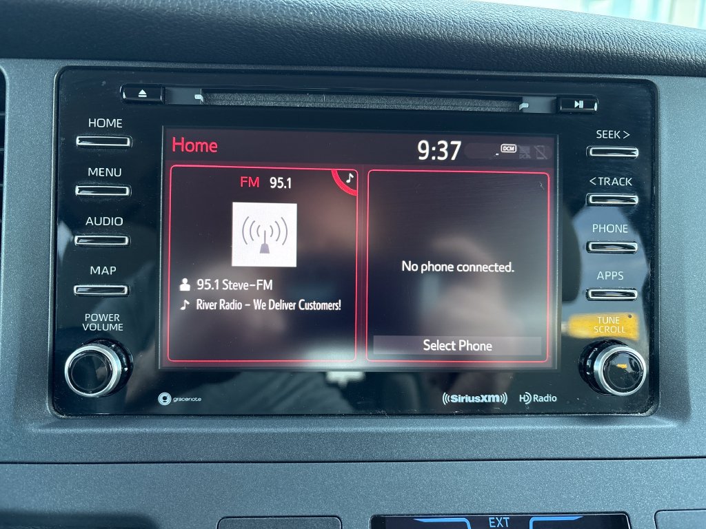 Used 2020 Toyota Sienna LE FWD image 19