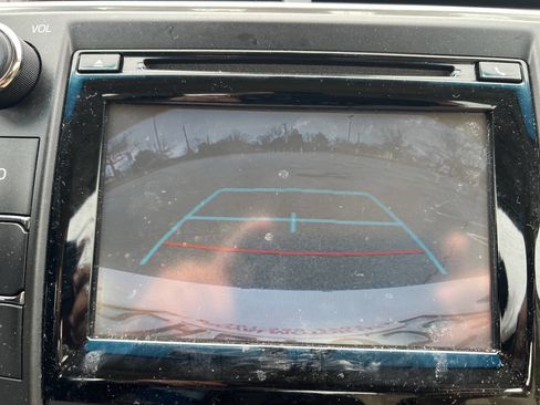 Used 2015 Toyota Camry XLE w/ Moonroof Package image 12