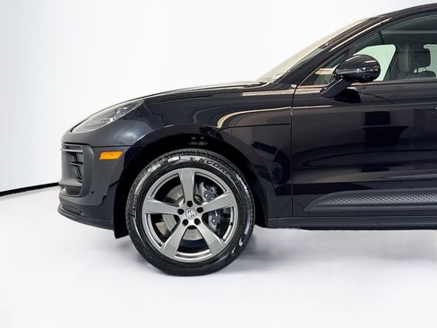 Certified 2025 Porsche Macan image 28