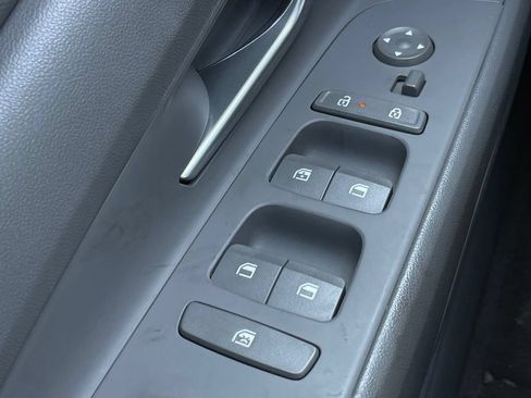 Used 2024 Hyundai Elantra SEL FWD image 11