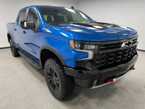 Used 2022 Chevrolet Silverado 1500 ZR2 w/ Technology Package AWD/4WD image 2