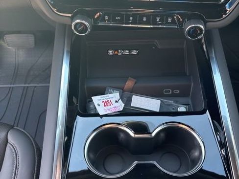 New 2026 Chevrolet Tahoe High Country image 18