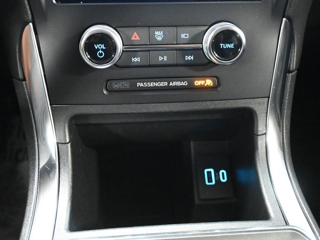 Used 2024 Ford Edge Titanium AWD/4WD image 12