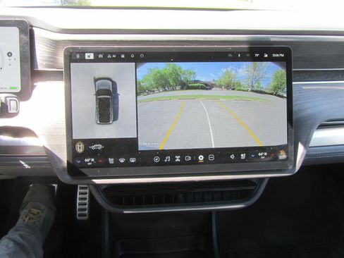 Used 2023 Rivian R1S Adventure image 16