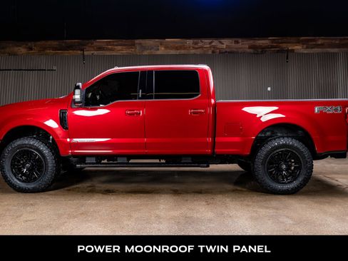 Used 2022 Ford F250 Lariat w/ Black Appearance Package image 6