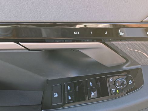 New 2026 BMW 530i xDrive xDrive w/ M Sport Package image 12