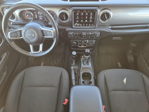 Used 2018 Jeep Wrangler Unlimited Sahara AWD/4WD image 23
