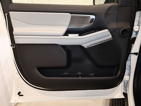 New 2026 Ford Expedition Platinum w/ Platinum Ultimate Package AWD/4WD image 10