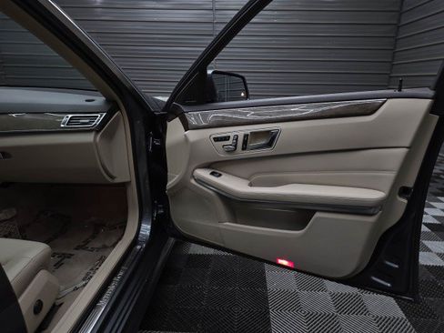 Used 2016 Mercedes-Benz E 350 Sedan image 34