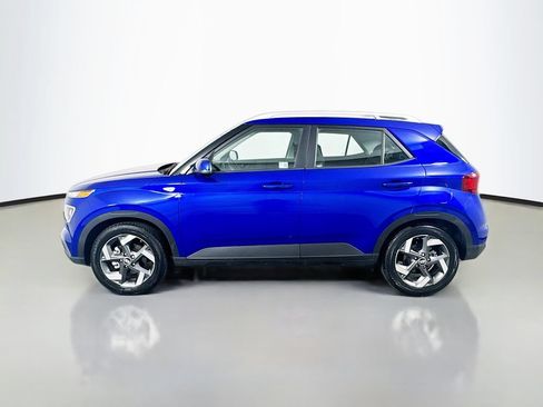 Used 2025 Hyundai Venue Limited FWD image 8