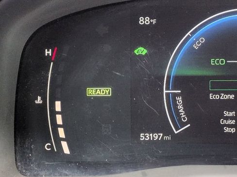 Used 2025 Toyota Camry LE FWD image 34