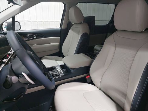 New 2026 Kia Carnival SX Prestige image 17