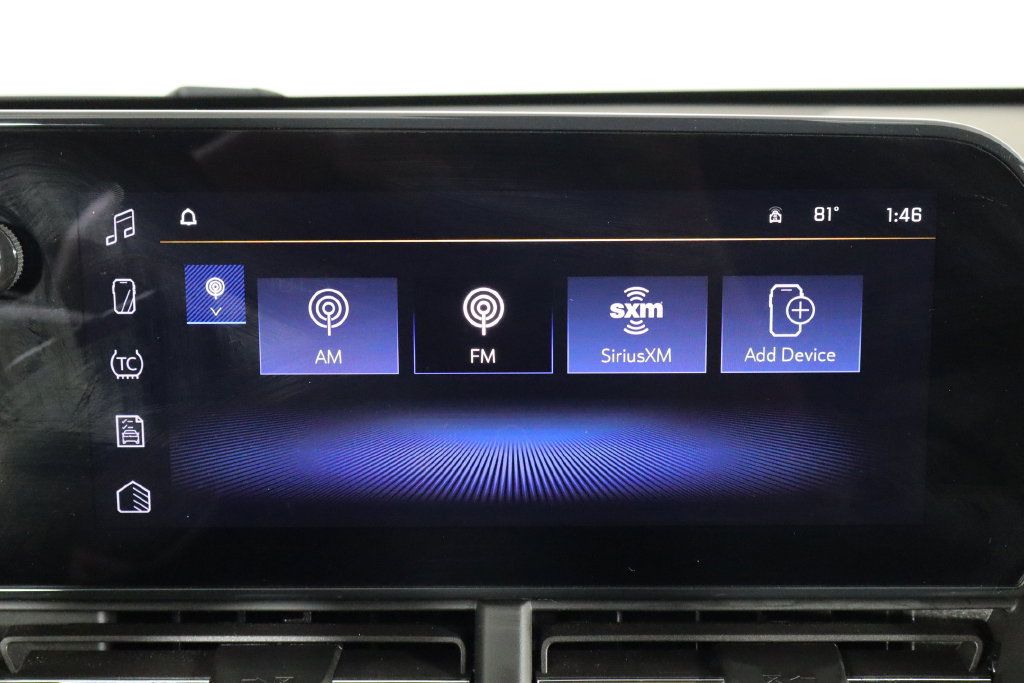 Used 2025 Chevrolet Trax LT w/ Sunroof Package FWD image 30