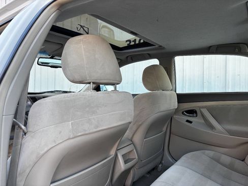 Used 2009 Toyota Camry LE image 12