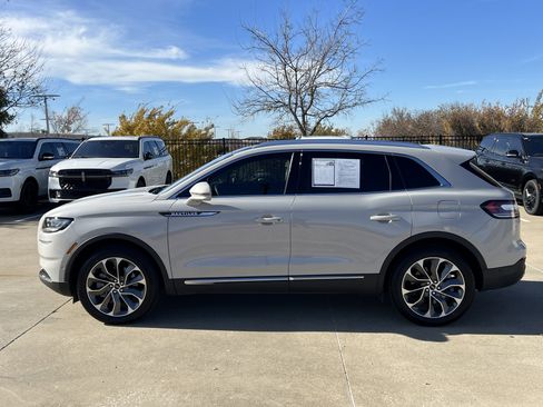 Certified 2022 Lincoln Nautilus Reserve w/ Equipment Group 201A image 4