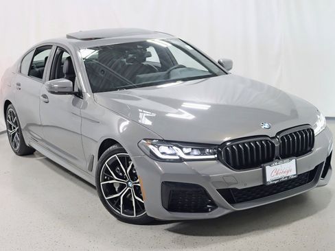 Used 2022 BMW 530i xDrive w/ M Sport Package image 7
