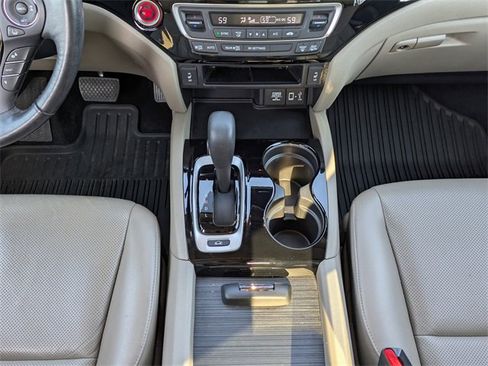 Used 2018 Honda Ridgeline RTL-E image 19