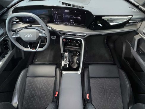 Used 2025 Audi SQ5 Premium Plus AWD/4WD image 24
