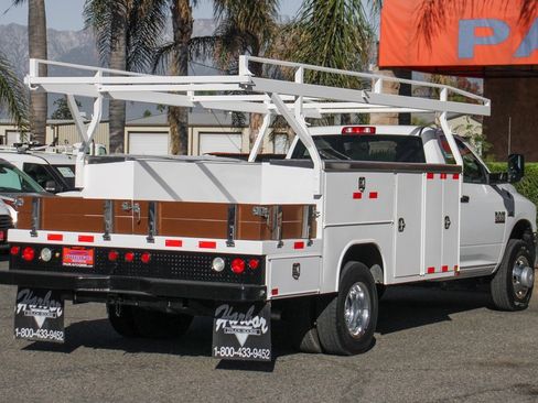 Used 2018 RAM 3500 Tradesman w/ Chrome Appearance Group image 10