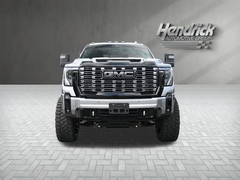Used 2025 GMC Sierra 2500 Denali Ultimate AWD/4WD image 3