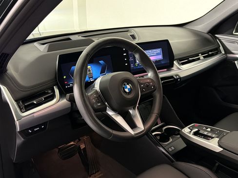 Used 2025 BMW X1 xDrive28i AWD/4WD image 4
