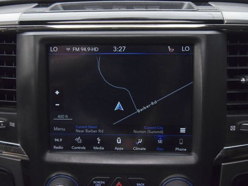 Used 2018 RAM 2500 Big Horn w/ Sport Appearance Group AWD/4WD image 17