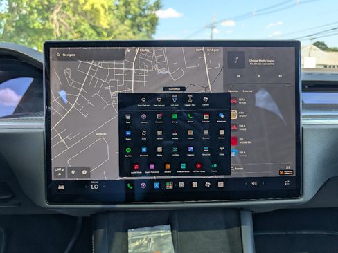 Used 2022 Tesla Model X Plaid AWD/4WD image 32