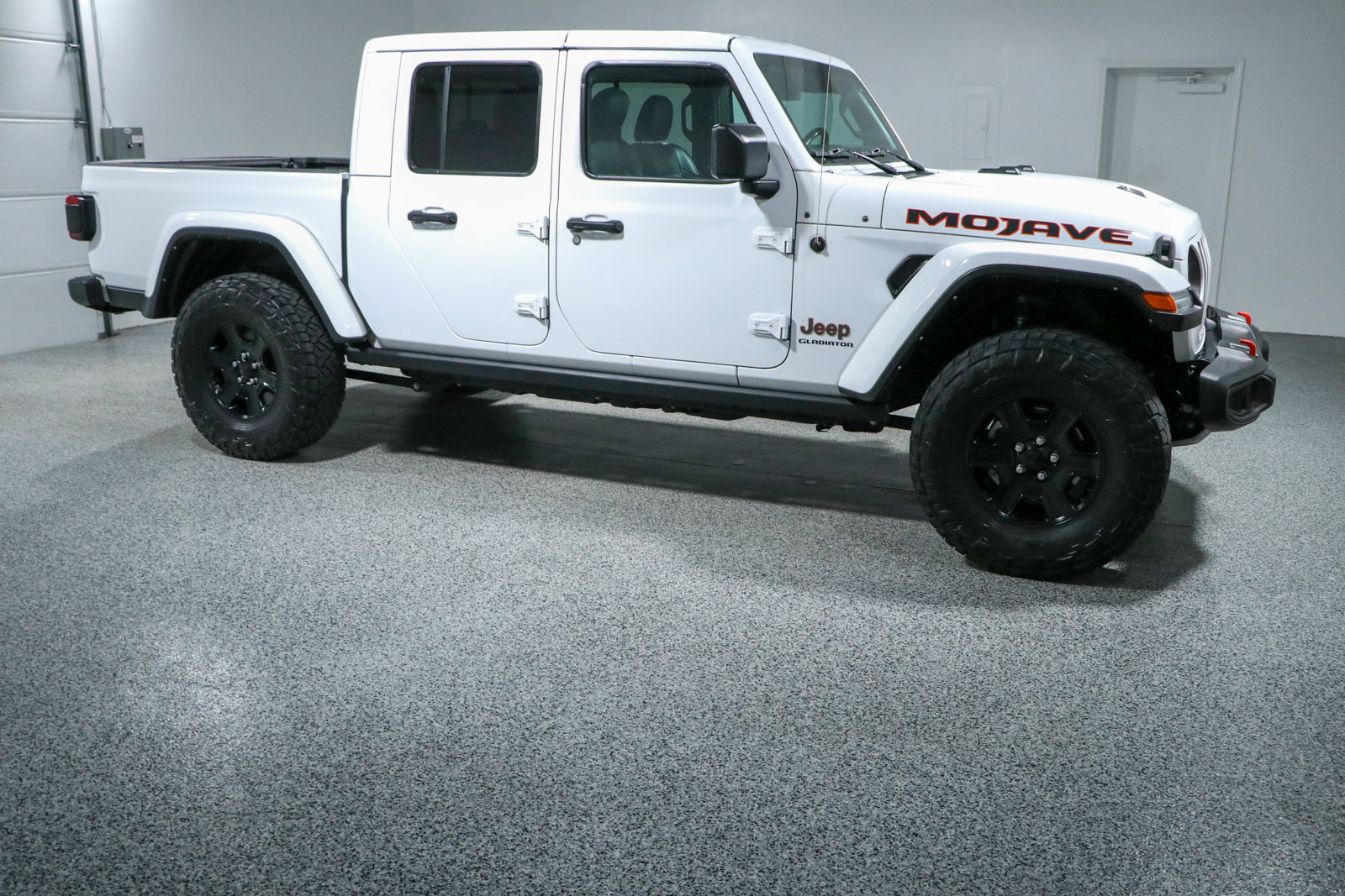 Used 2021 Jeep Gladiator Mojave AWD/4WD image 6