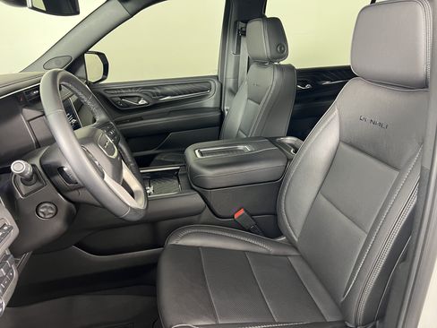 Used 2023 GMC Yukon XL Denali w/ Max Trailering Package AWD/4WD image 16