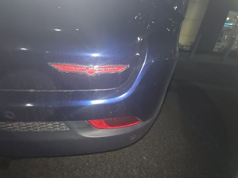 Used 2021 Jeep Compass Trailhawk image 10