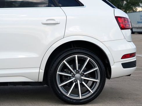 Used 2018 Audi Q3 2.0T Premium Plus w/ Premium Plus Package AWD/4WD image 32
