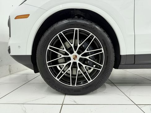 New 2026 Porsche Cayenne image 16