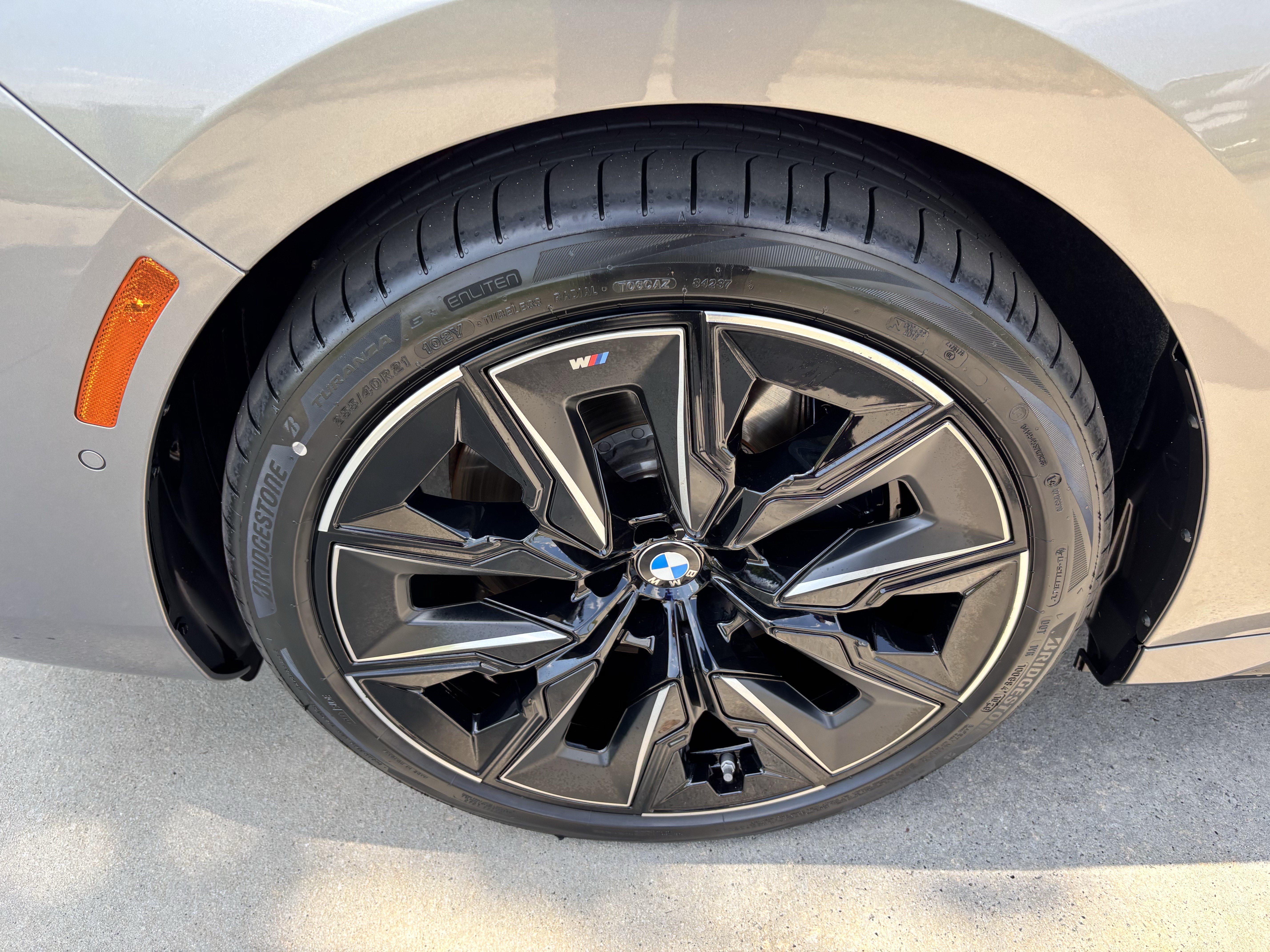 Certified 2025 BMW 750e xDrive w/ Executive Package AWD/4WD image 13
