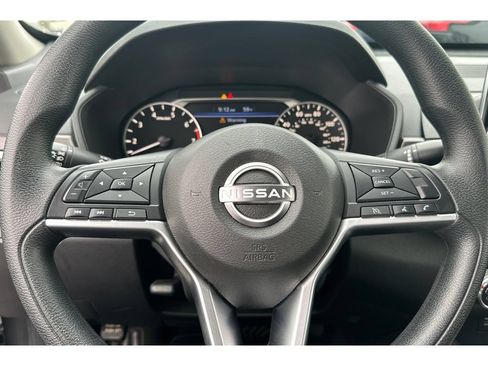 Used 2024 Nissan Altima 2.5 SV FWD image 24