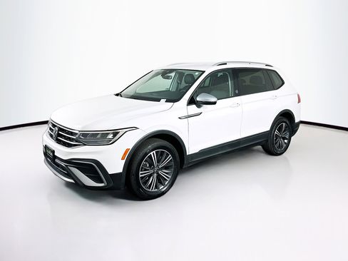 Used 2024 Volkswagen Tiguan Wolfsburg Edition image 3