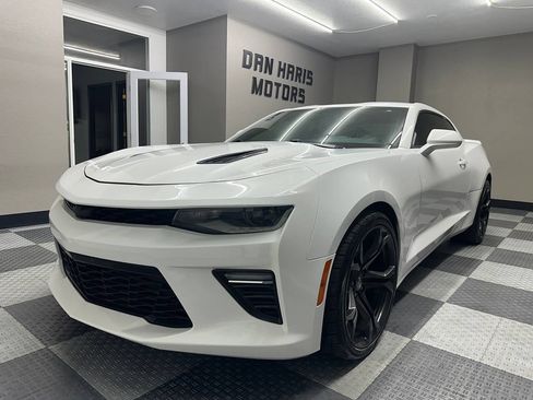 Used 2017 Chevrolet Camaro SS RWD image 4