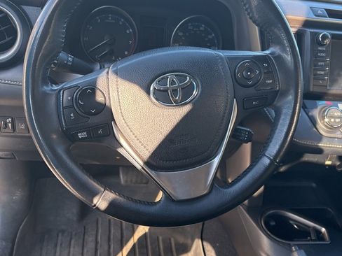 Used 2018 Toyota RAV4 XLE image 10