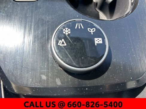 Used 2024 Nissan Rogue S image 18