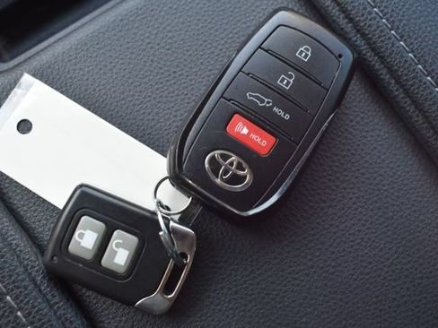 Used 2024 Toyota Grand Highlander AWD image 31