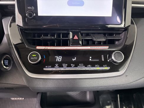 Used 2025 Toyota Corolla LE w/ Convenience Package image 16